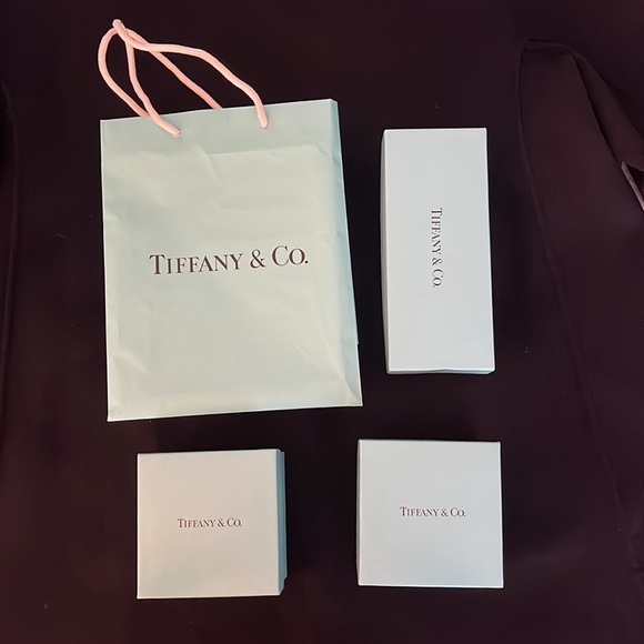 3 Tiffany’s Boxes with small Tiffany’s Bag - Picture 9 of 11